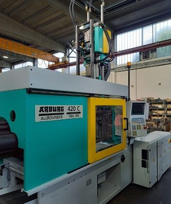 PRESSE A INJECTER 150T ARBURG bi-matières