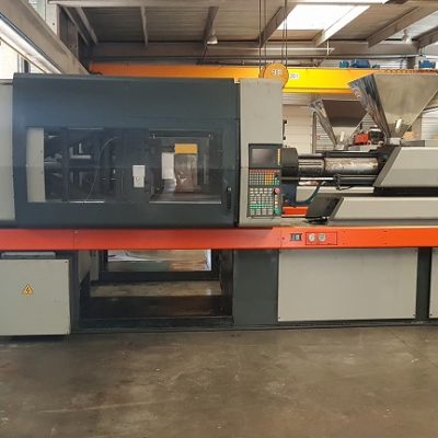 PRESSE A INJECTER 300T SANDRETTO