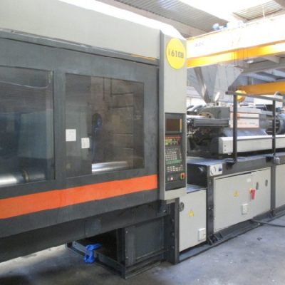 PRESSE A INJECTER 610T SANDRETTO