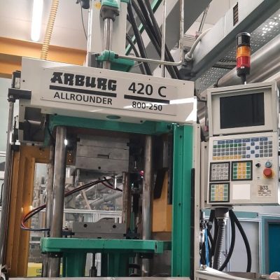 PRESSE 80T ARBURG VERTICALE