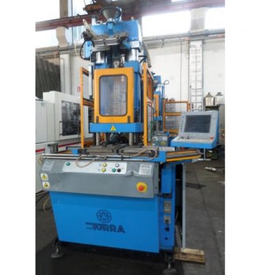 PRESSE A INJECTER 60T TURRA VERTICALE - PLATEAU LINEAIRE