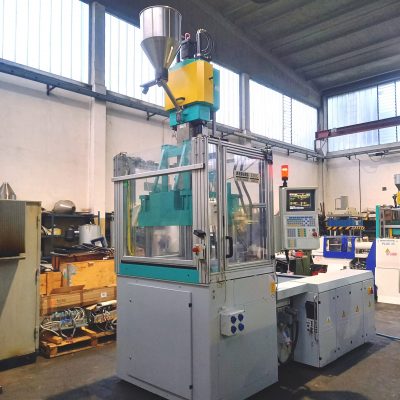 PRESSE 130T ARBURG VERTICALE 520 TV 1300-35
